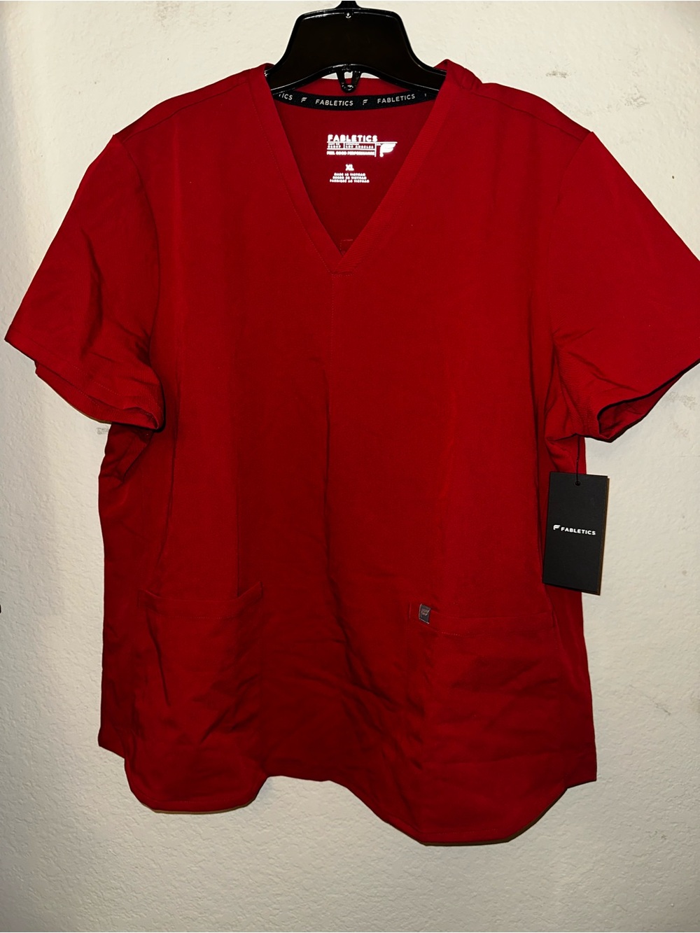 Fabletics scrub top red size XL BNWT